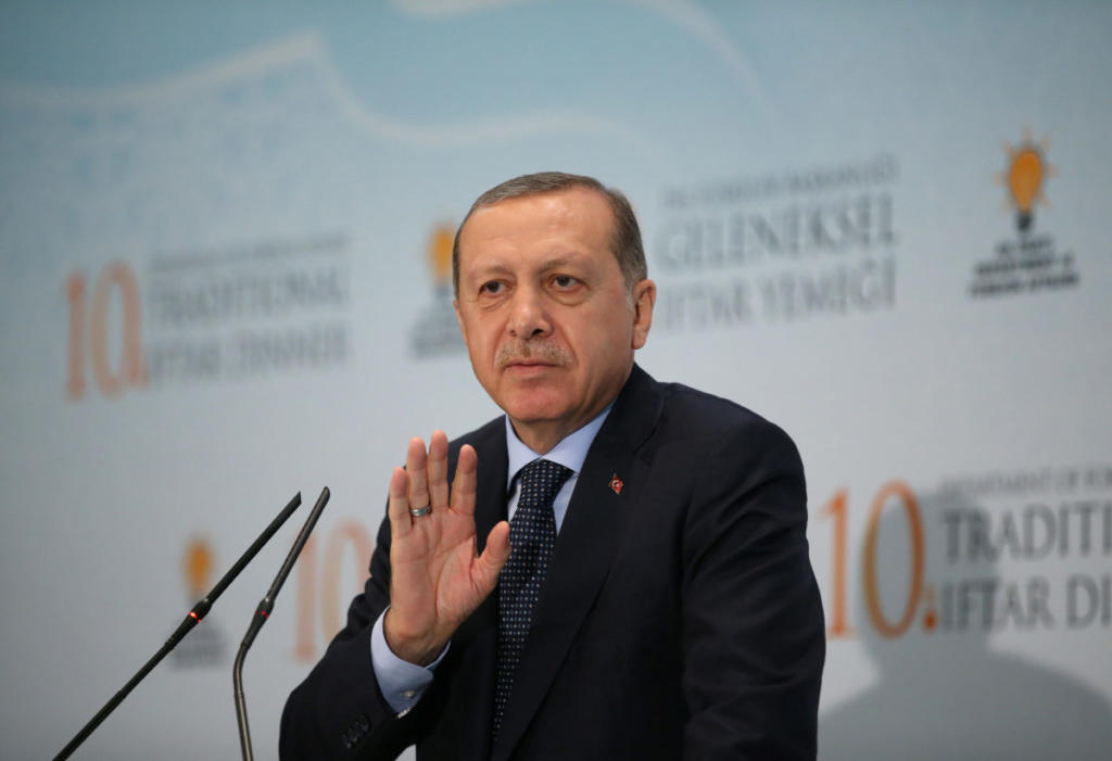 Νέο “χαστούκι” του οίκου Fitch στον Ερντογάν! Υποβάθμισε το αξιόχρεο 20 τουρκικών τραπεζών