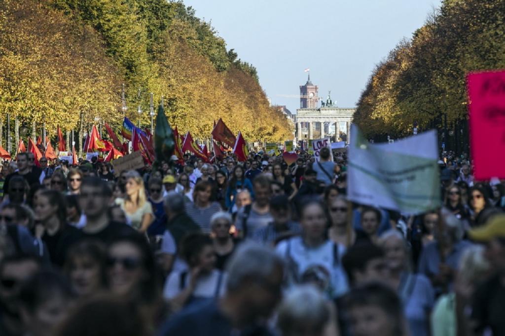 Όλη η Γαλλία στους δρόμους για την κλιματική αλλαγή!