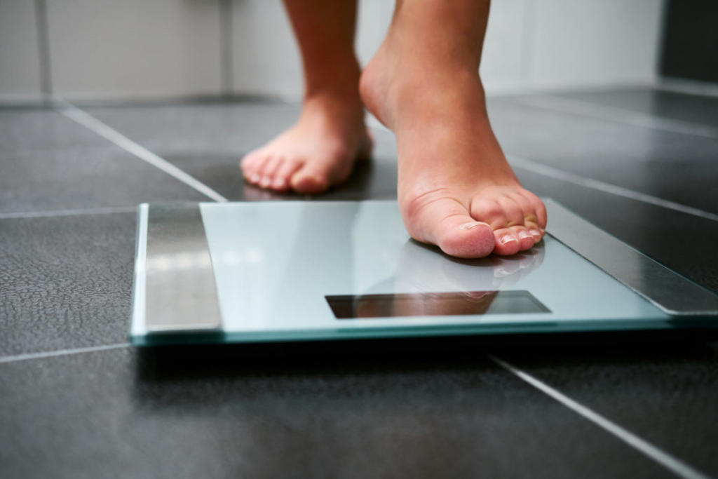 “Πόσα κιλά πρέπει να είμαι”; Οι 3 βασικοί μέθοδοι υπολογισμού για το ιδανικό βάρος
