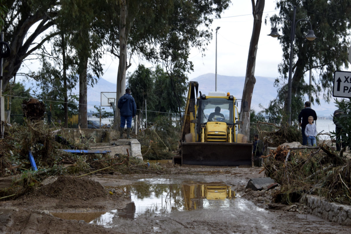 Πάτρα: Η Περιφέρεια ζητά την έγκαιρη αποζημίωση των πληγέντων παραγωγών από τον “Ζορμπά”