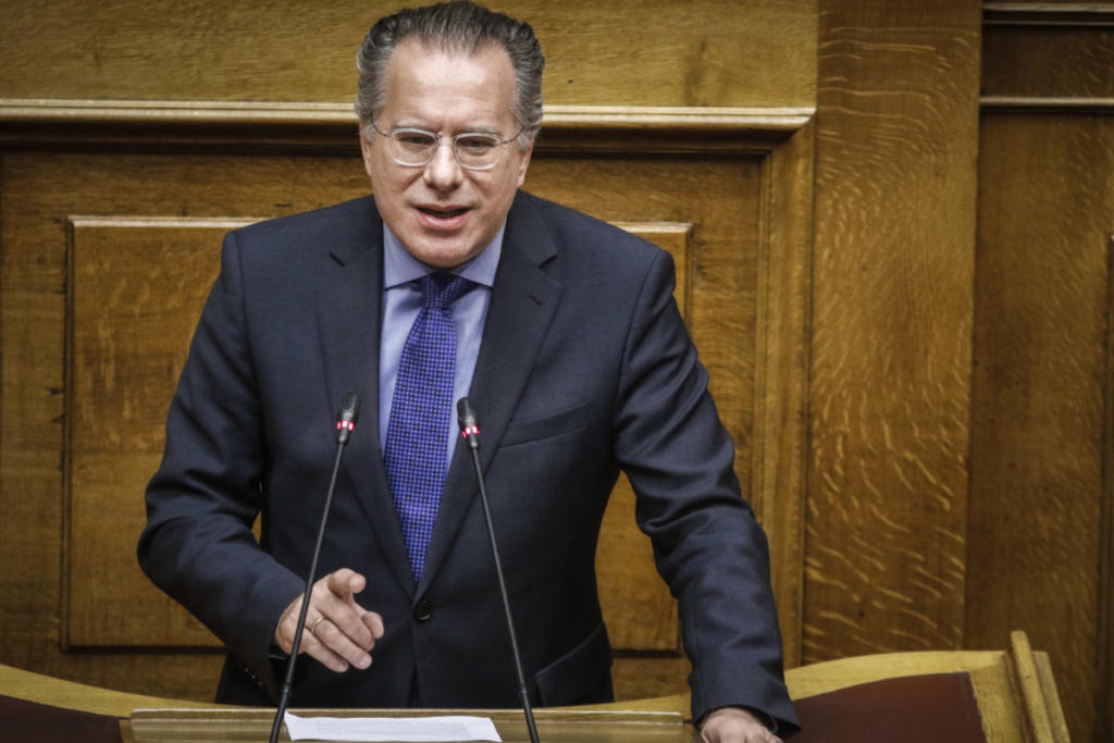 Κουμουτσάκος: Η κυβέρνηση δεν μπορεί να “μιλά” για καιροσκοπισμούς και διγλωσσίες