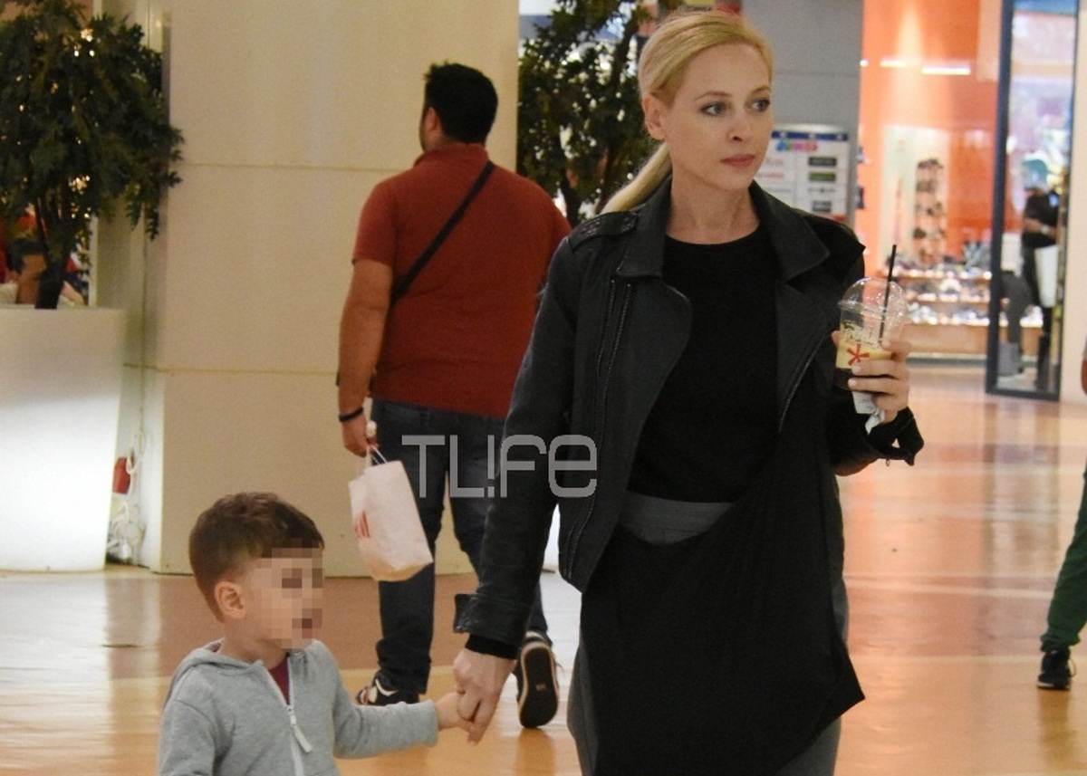 Φαίη Ξυλά: Σπάνια εμφάνιση με τον γιο της, Πάρη στα βόρεια προάστια! [pics]