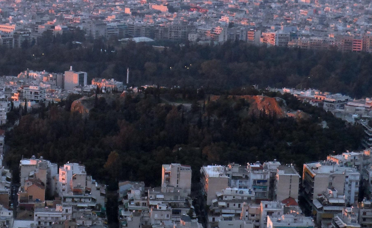 Μυστήριο στον λόφο του Στρέφη – Βρέθηκε όπλο μέσα σε σκουπίδια!