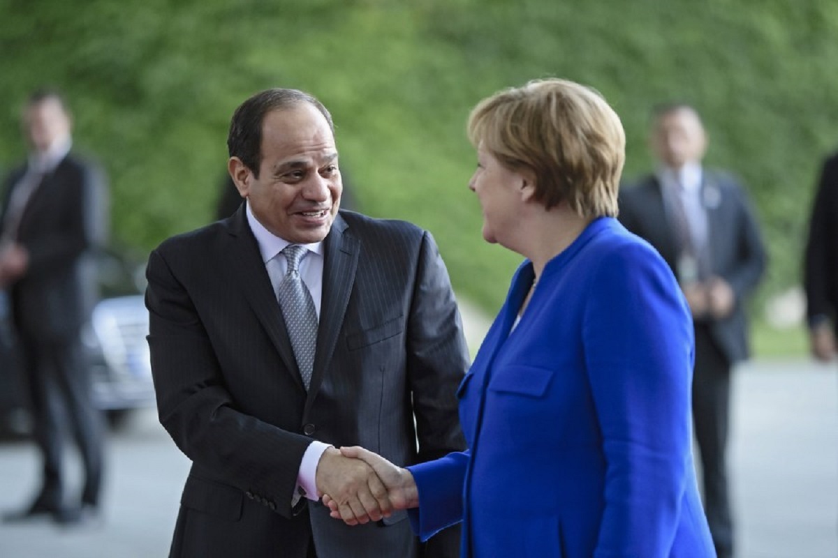 Στο Βερολίνο ο Πρόεδρος της Αιγύπτου – Επαφές με Μέρκελ για μεταναστευτικό και τρομοκρατία