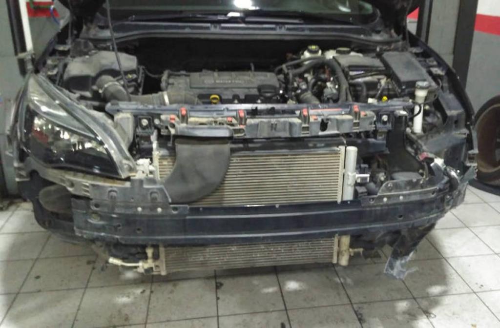 Κοζάνη: Ο μηχανικός έλυσε τη μηχανή του αυτοκινήτου και είδε εικόνες που θα θυμάται για πάντα [pics, video]