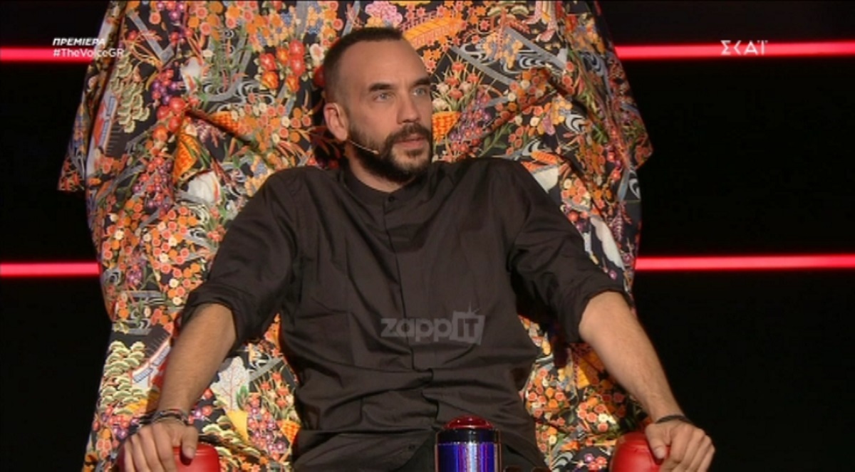 Η διαγωνιζόμενη του Voice “πάγωσε” τον Μουζουράκη! «Δεν με θυμάσαι; Στις Σπέτσες…»
