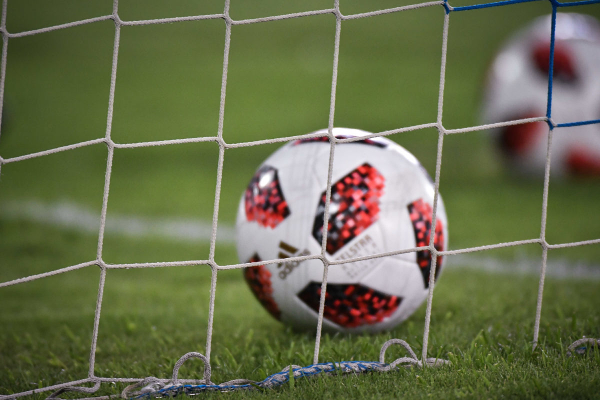 Βελεστίνο: Κατέρρευσε μετά το γκολ της ομάδας του – Πανδαιμόνιο στο γήπεδο την ώρα του αγώνα!