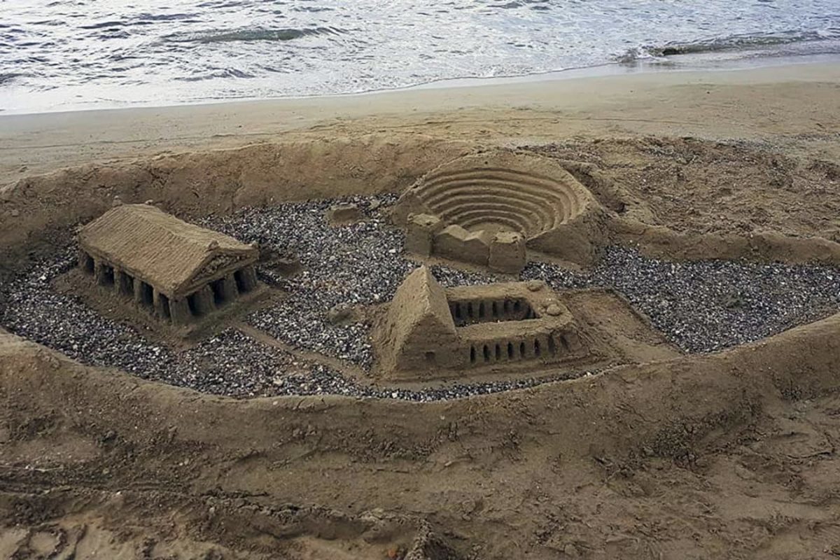 Αργολίδα: Έργα τέχνης στην παραλία – Έχτισαν παλάτια στην άμμο και άφησαν άφωνους τους πάντες [pics]