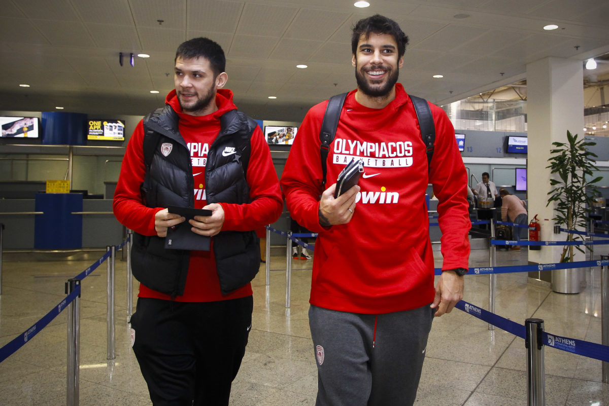 Ολυμπιακός: “Πέταξαν” για Μόσχα οι “ερυθρόλευκοι” [pics]