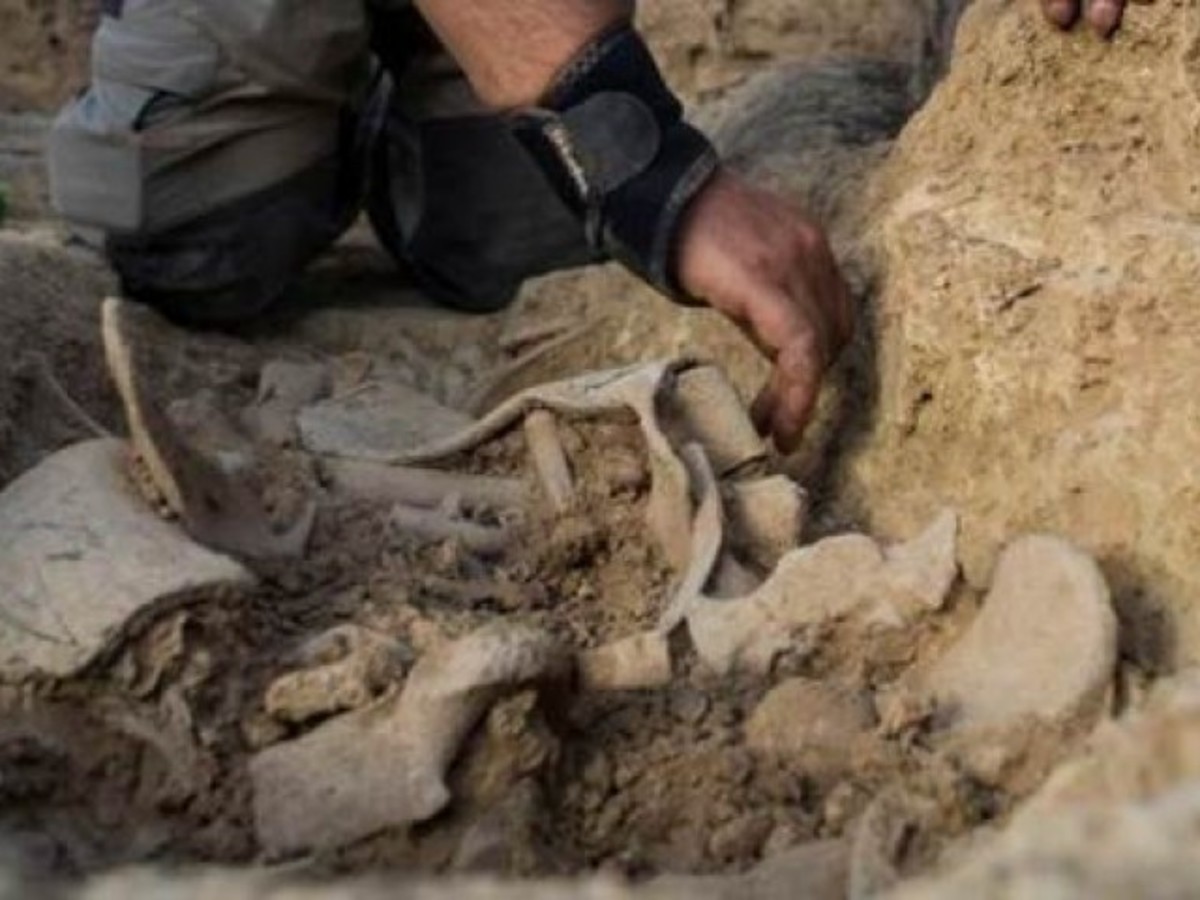 Φρίκη στην Λιβύη! Εντοπίστηκε ομαδικός τάφος με 75 πτώματα