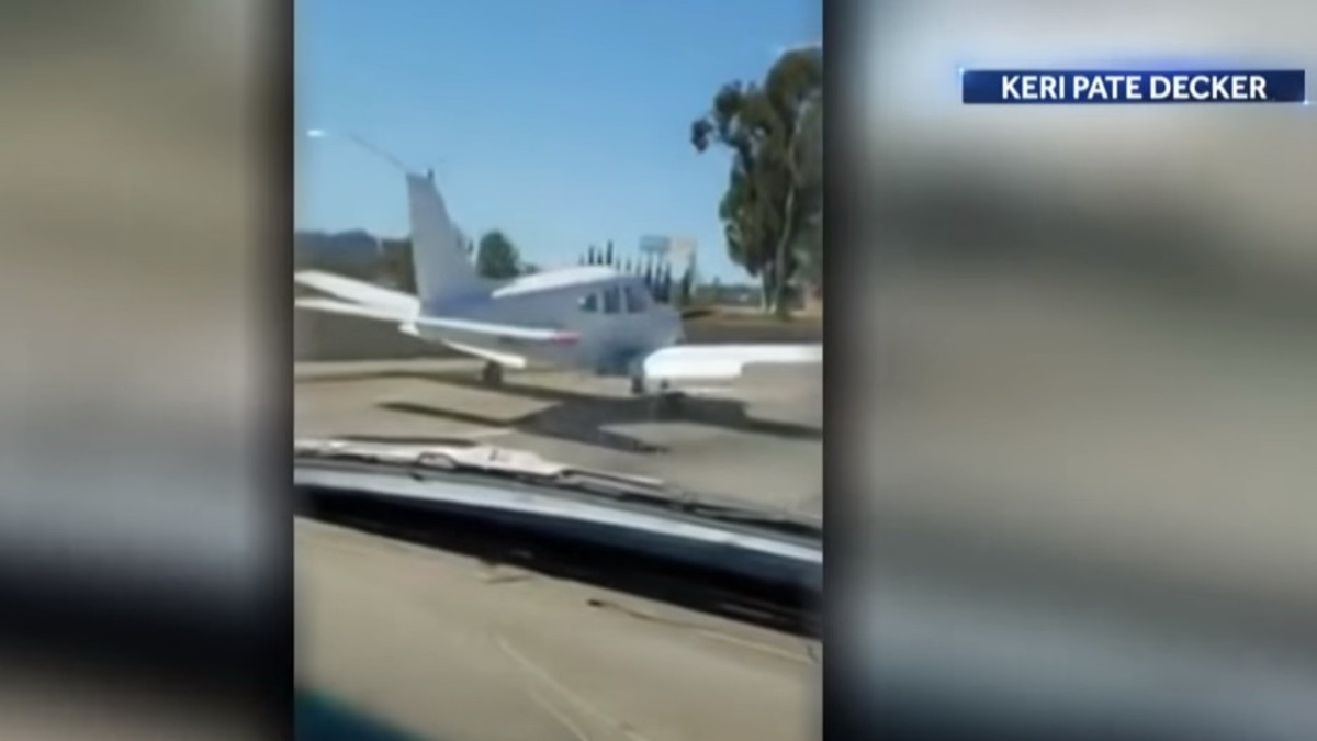 Απίθανο! Πιλότος προσγείωσε αεροπλάνο σε αυτοκινητόδρομο με πυκνή κυκλοφορία! [video]