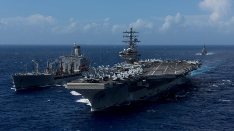Στρατιωτικό ελικόπτερο συνετρίβη πάνω στο κατάστρωμα του USS Ronald Reagan