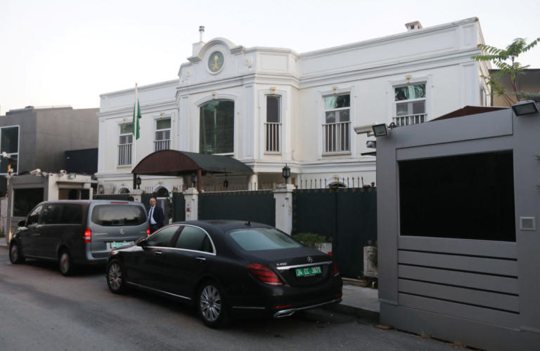 Τουρκία: Νέο "ντου" της αστυνομίας στην πρεσβεία της Σαουδικής Αραβίας - "Φουντώνουν" οι φήμες για εκτέλεση του Κασόγκι