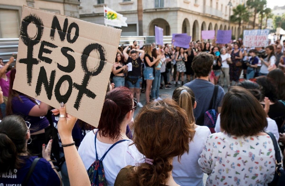 34 μαθήτριες κατήγγειλαν σεξουαλική βία και κατέληξαν στο νοσοκομείο από νέα επίθεση!