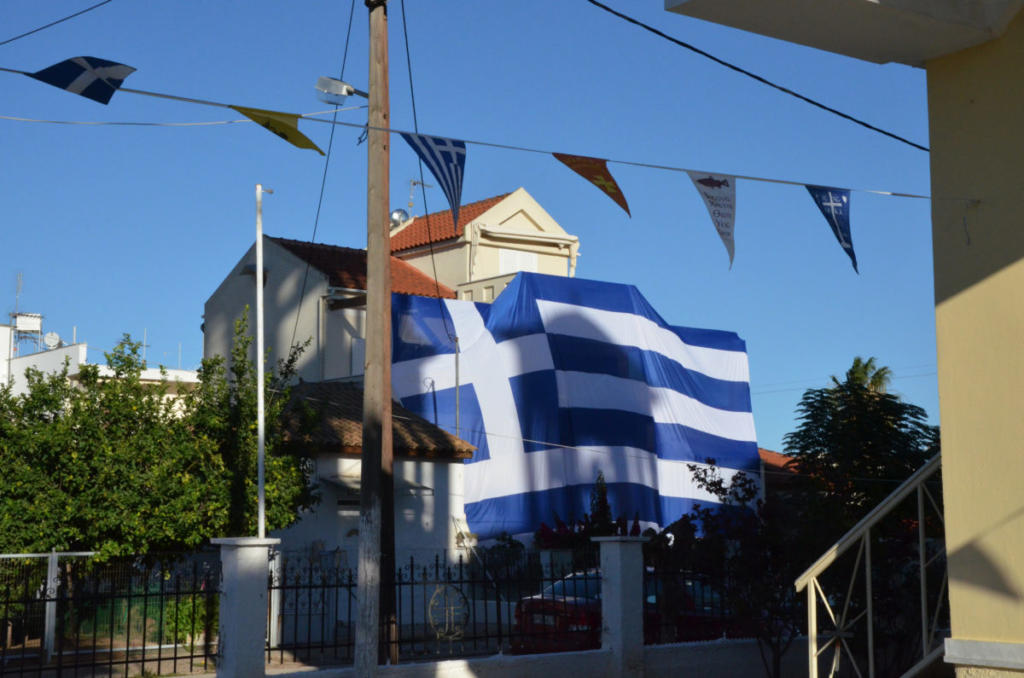 Η ελληνική σημαία των 140 τετραγωνικών που εντυπωσιάζει στη Νέα Κίο [pics]