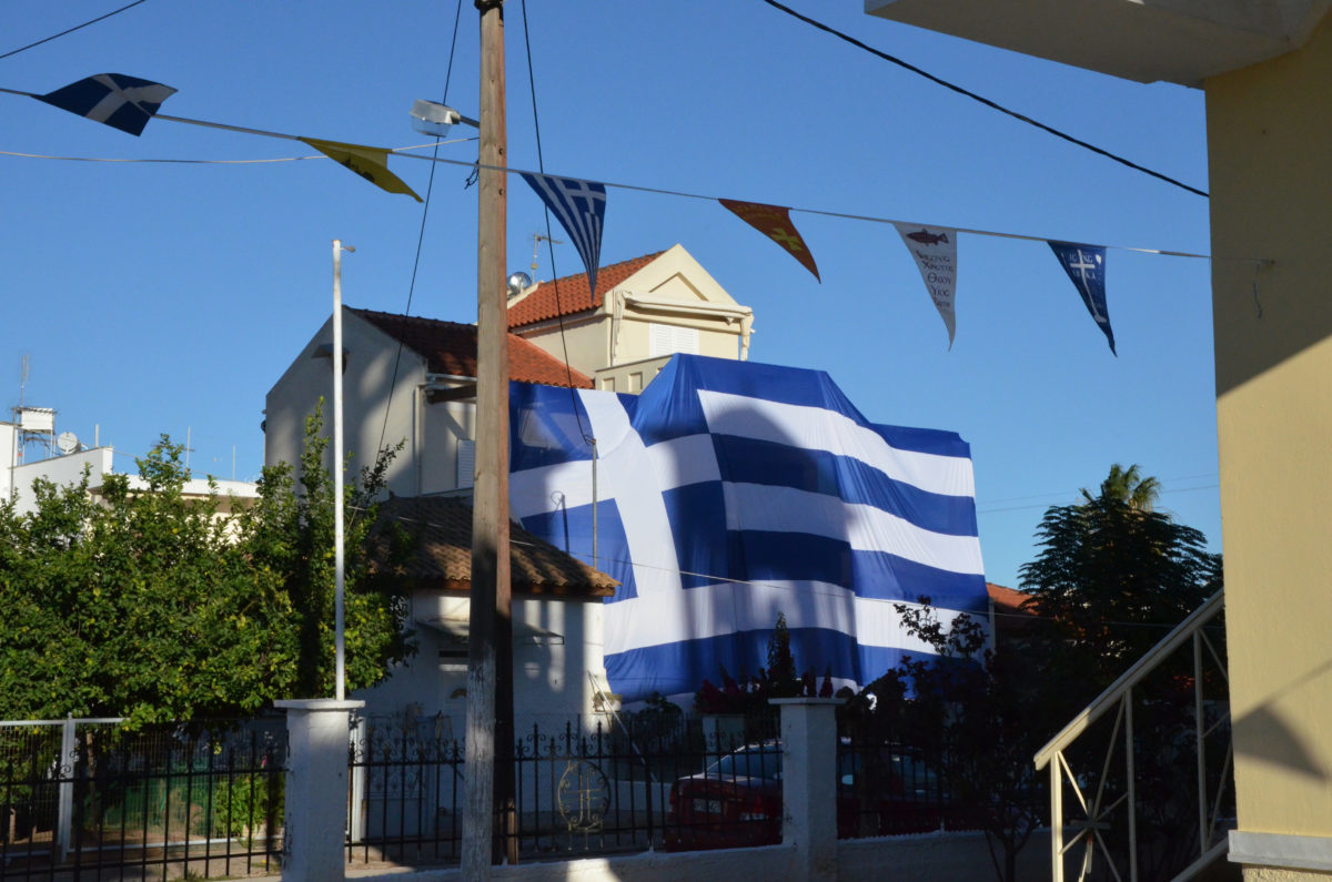 Η ελληνική σημαία των 140 τετραγωνικών που εντυπωσιάζει στη Νέα Κίο [pics]