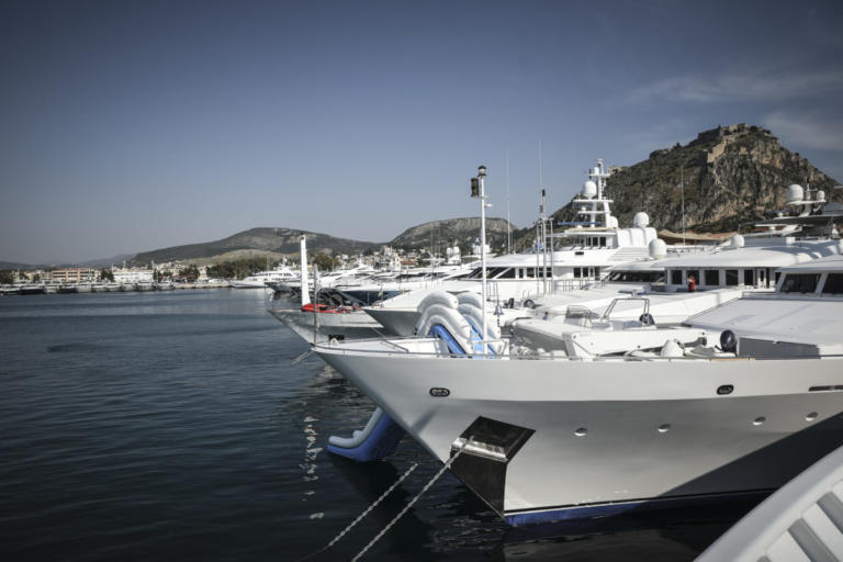 “Τρικυμία” στον θαλάσσιο τουρισμό από το ΦΠΑ στην αγορά σκαφών – Εκπέμπουν SOS οι επαγγελματίες