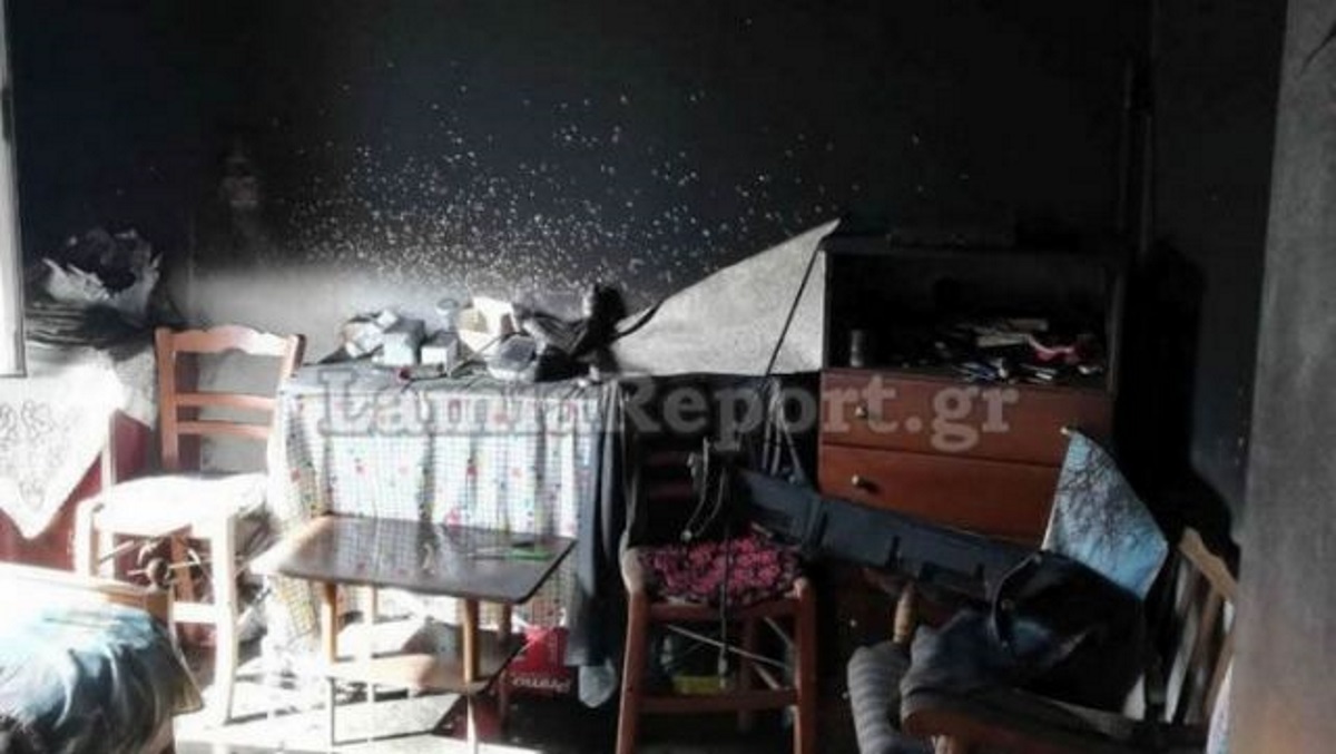 Φθιώτιδα: Μπήκε στο σπίτι και τον βρήκε απανθρακωμένο – Οι εικόνες από το διαμέρισμα της τραγωδίας [pics]