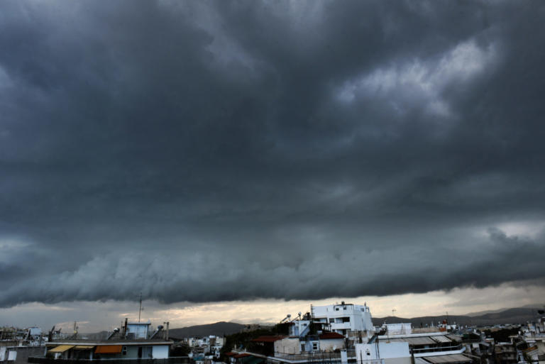 Καιρός: Νέα επιδείνωση από σήμερα – Βροχές και καταιγίδες σε όλη τη χώρα
