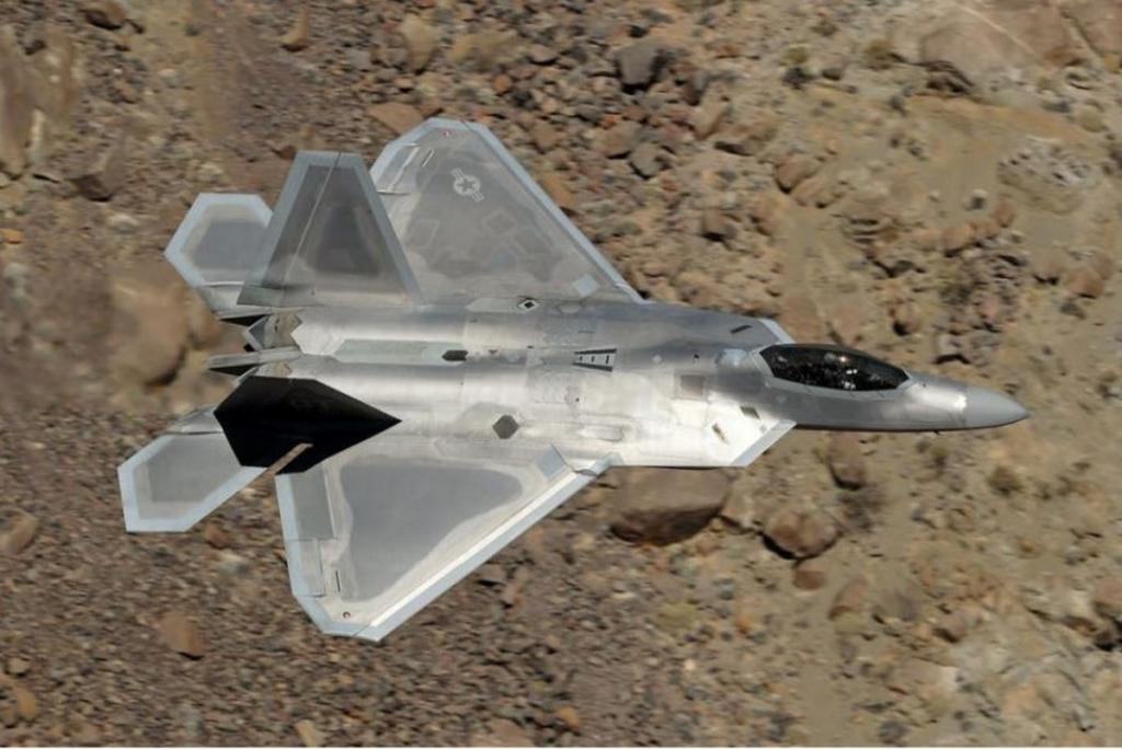 Σάρωσαν τα πάντα στο πέρασμά τους τα καταστροφικά F-22 των ΗΠΑ στη Συρία! video