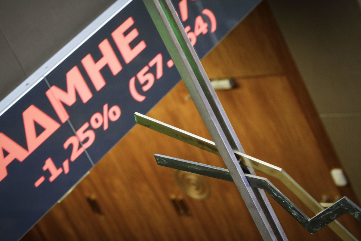 Τι λέει τραπεζίτης στο ΑΠΕ για την βουτιά στις μετοχές