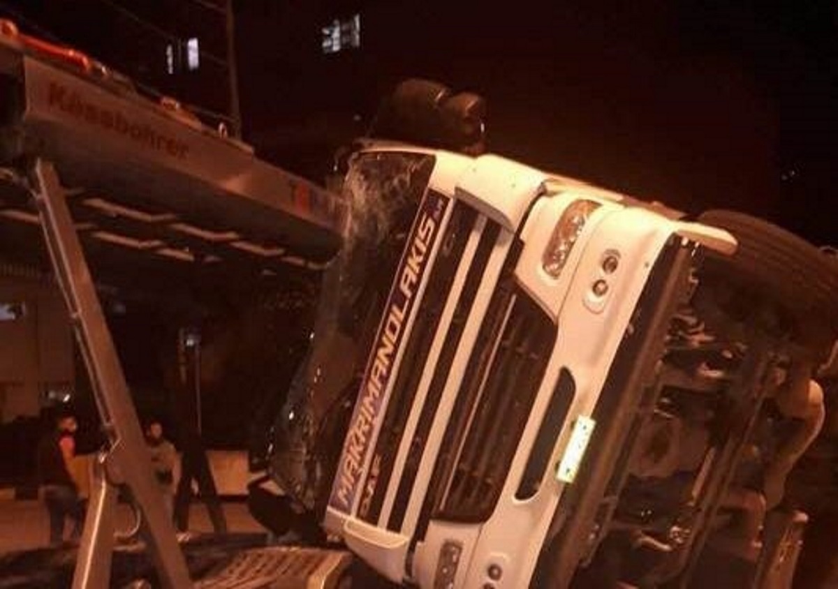 Χανιά: Τροχαίο με νταλίκα στο λιμάνι της Σούδας – Αυτοψία στο σημείο του ατυχήματος [pics]