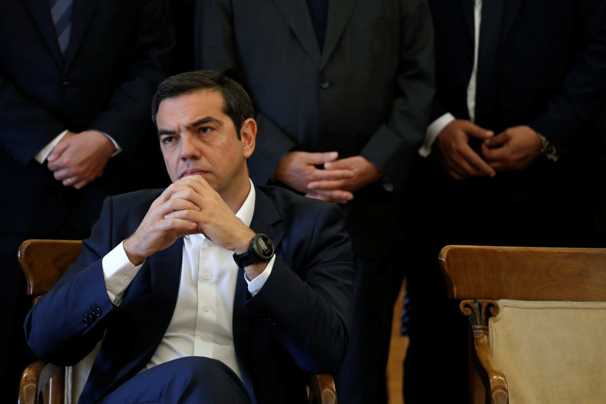 La Tribune: Οι Βρυξέλλες δεν απαιτούν από την Ελλάδα ψαλίδι στις συντάξεις