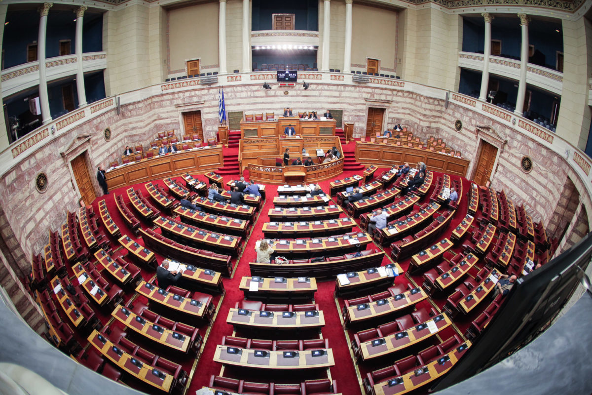 Πλήρη ενημέρωση της Βουλής ζητά το ΚΚΕ για τα μυστικά κονδύλια