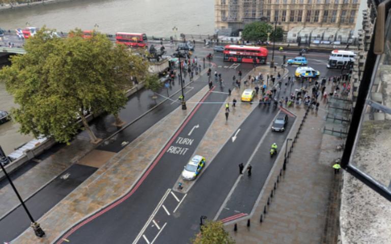 Συναγερμός στο Λονδίνο! Ύποπτο αντικείμενο έξω από το βρετανικό κοινοβούλιο