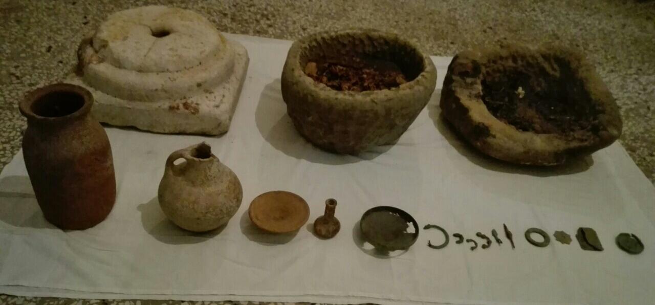 Γρεβενά: Έκρυβε σπίτι 17 αρχαία αντικείμενα – Η σύλληψη του ιδιοκτήτη μετά τον έλεγχο της αστυνομίας [pics]