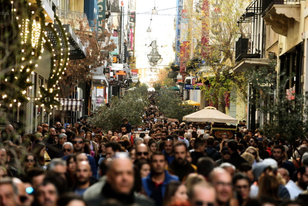 Εορταστικό ωράριο καταστημάτων: Τρεις Κυριακές ανοιχτά τον Δεκέμβριο – Αναλυτικά οι ώρες ανά ημέρα