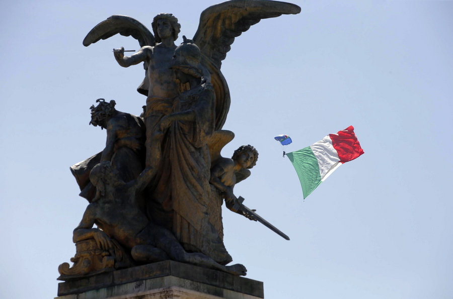 Ρίχνει τους τόνους η Ιταλία – Κάνουν πίσω Ντι Μάιο και Σαλβίνι για τον προϋπολογισμό
