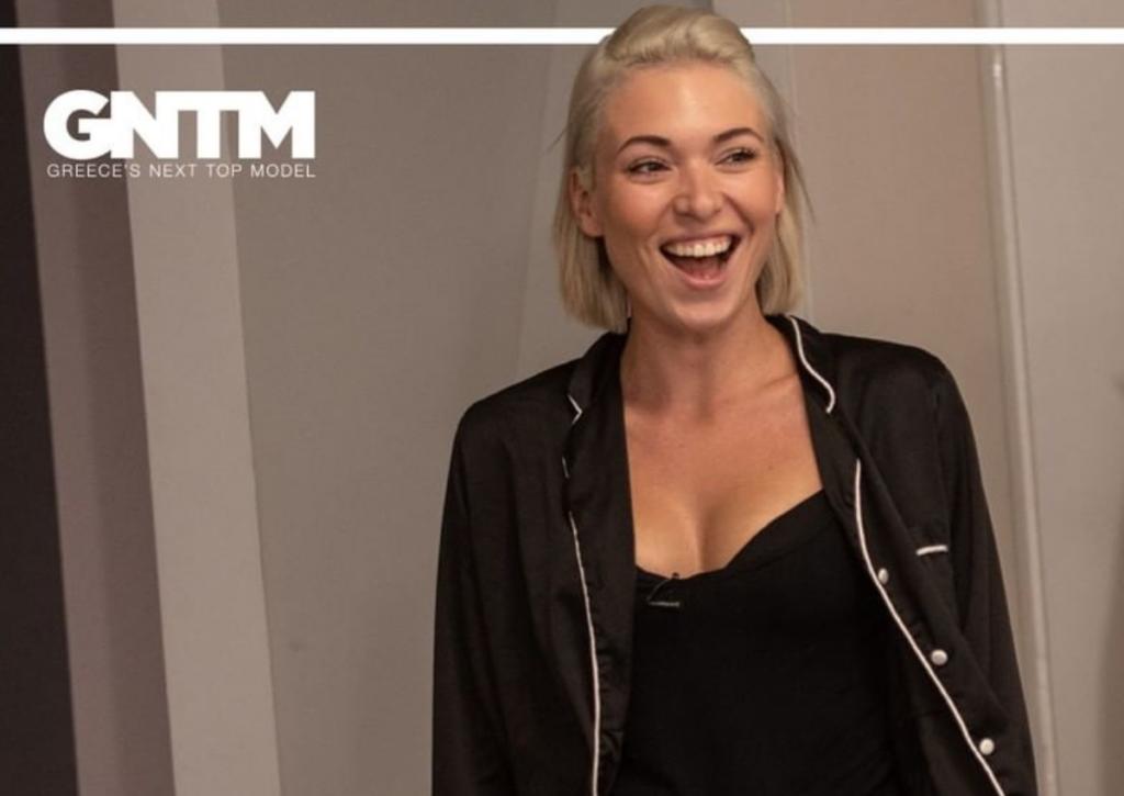 GNTM: Δείτε τη Μικαέλα Φωτιάδη να ποζάρει μαζί με τη μητέρα της και τις δύο κούκλες αδερφές της! [pics]