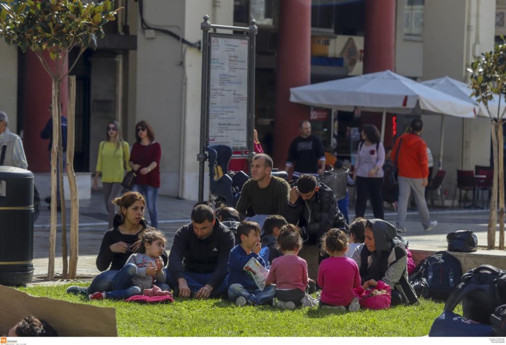 ΣΥΡΙΖΑ: Πυρά κατά της υπηρεσίας μετανάστευσης για καθυστερήσεις στη νομιμοποίηση αλλοδαπών