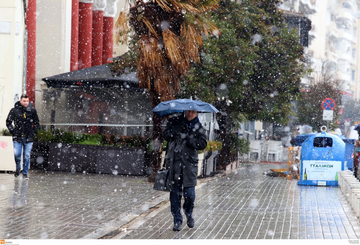 Καιρός: Χειμωνιάτικη επέλαση με κρύο, βροχές και χιόνια!