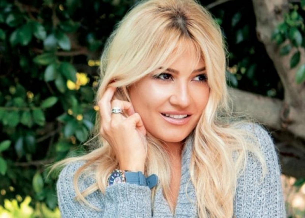 Φαίη Σκορδά: Βραδινή βόλτα στην παιδική χαρά! [pic]