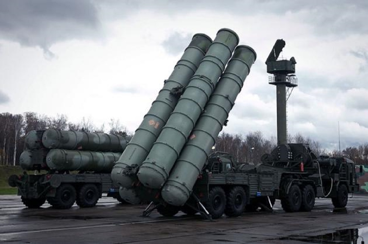 Στέλνει πυραύλους S-400 στην Κριμαία ο Πούτιν