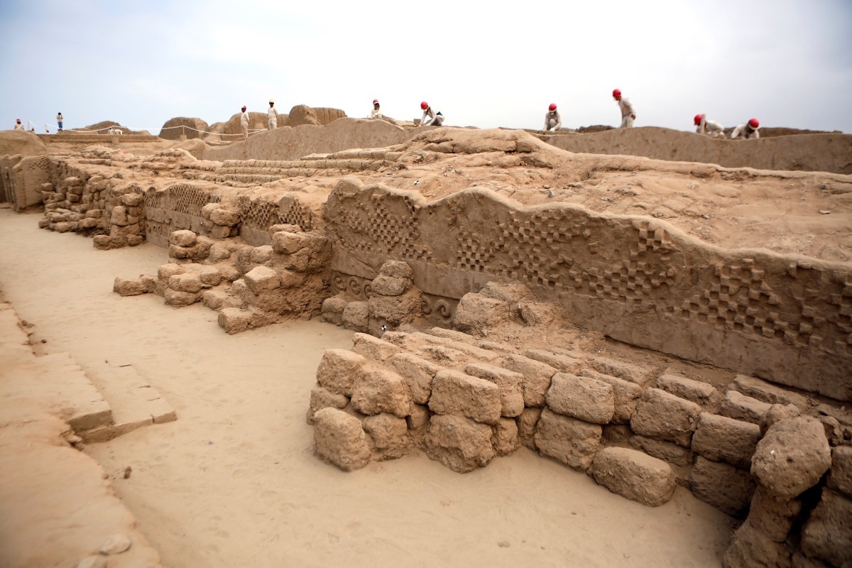 Δέος! Ανακάλυψαν αντικείμενα 4.000 ετών σε ανασκαφή στο Κάιρο