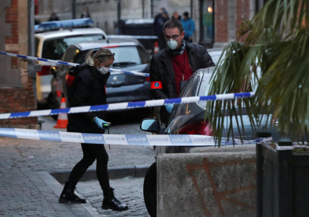 Βρυξέλλες: Μαχαίρωσε αστυνομικό φωνάζοντας “ο Αλλάχ είναι μεγάλος”