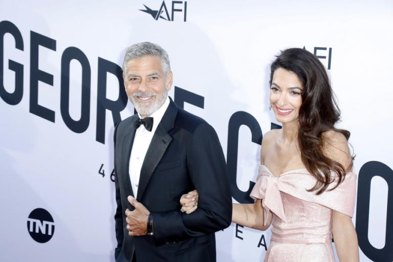 Η Amal αναγκάζει τον George Clooney να πουλήσει την Harley!