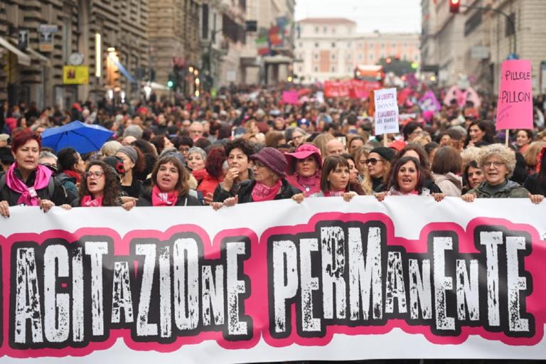 Διαδηλώσεις σε όλη την Ευρώπη κατά της σεξιστικής και σεξουαλικής βίας