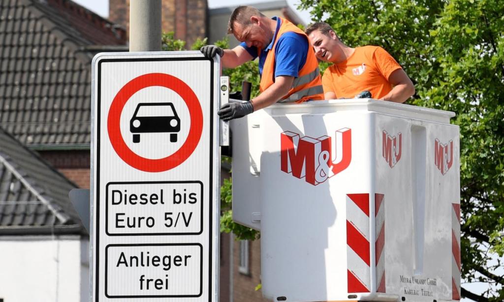 Άλλες δύο γερμανικές πόλεις «ανάβουν κόκκινο» στα ντίζελ παλαιάς τεχνολογίας