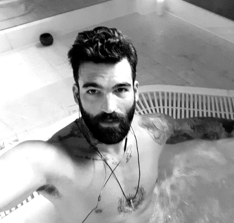 Ο Δημήτρης Αλεξάνδρου ποζάρει… γυμνός στο instagram! [pic]