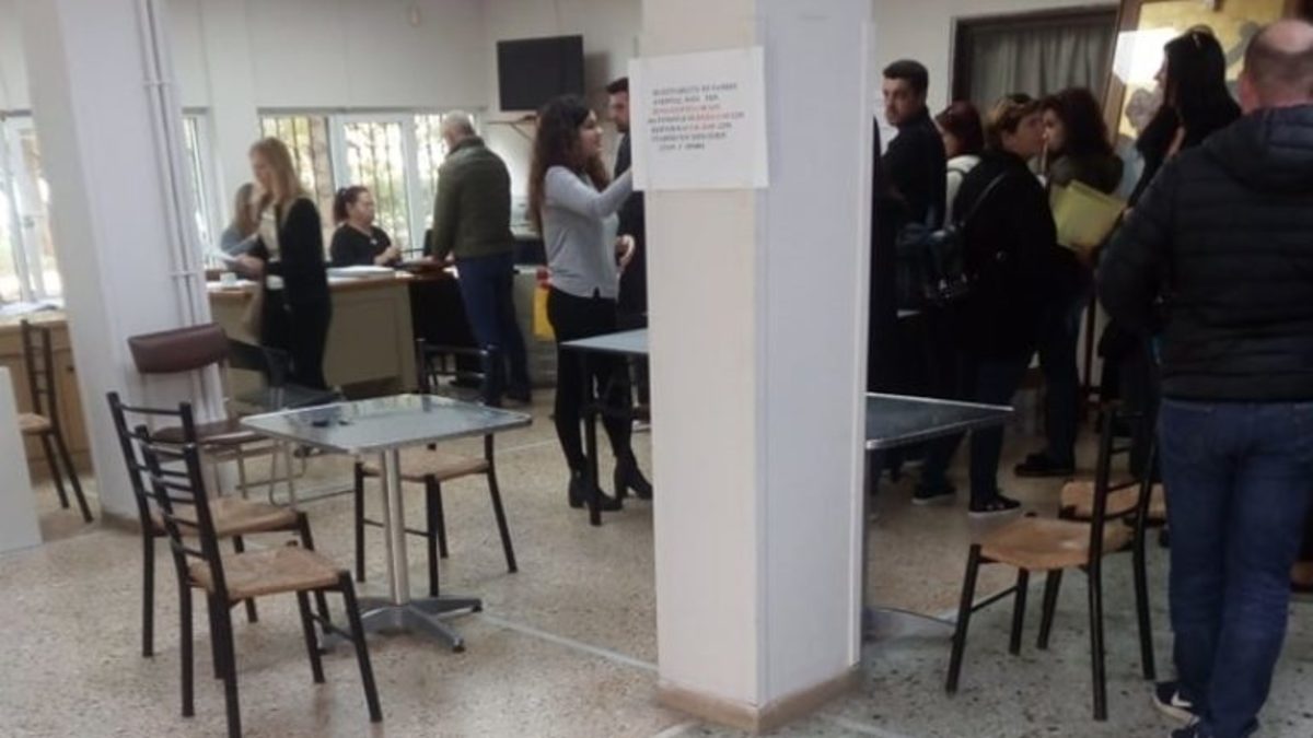 Ηράκλειο: Πλακώθηκαν στο ξύλο μέσα στο Εργατικό Κέντρο – Απίστευτες εικόνες με φόντο τις εκλογές!