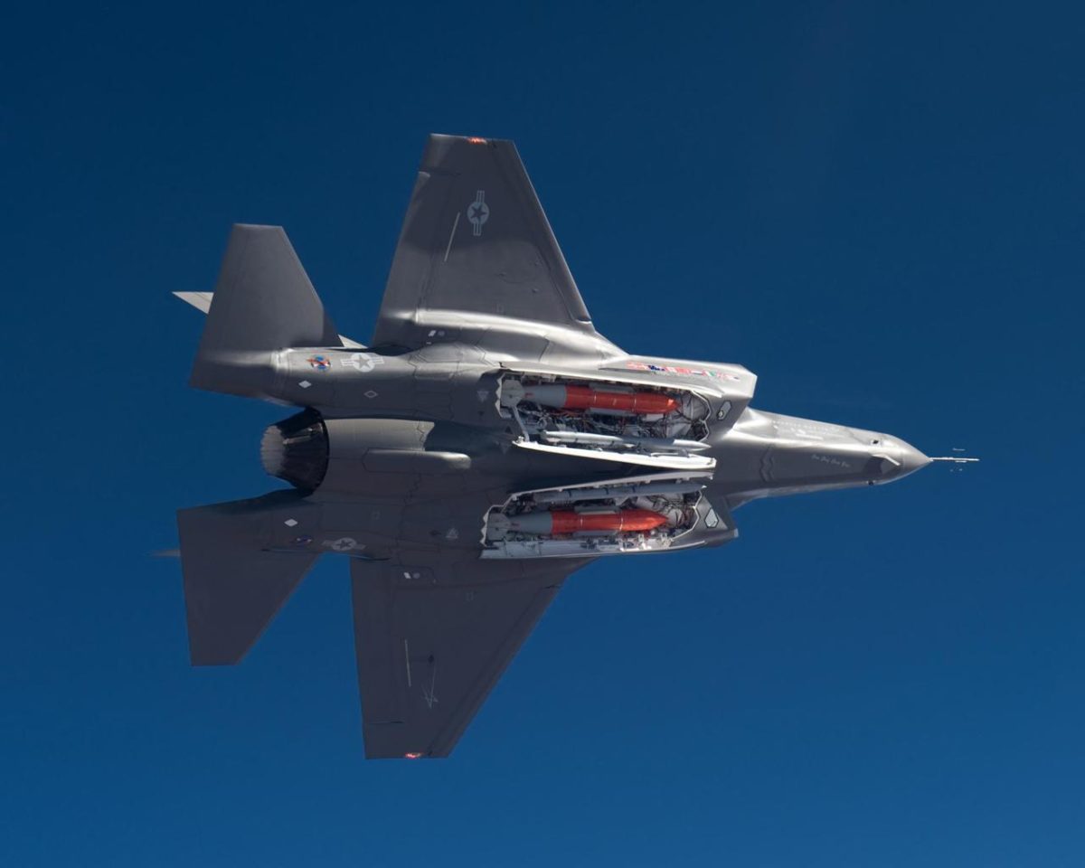 “Ξέφυγαν” οι Αμερικανοί – Οπλίζουν το stealth μαχητικό F-35 με.. πυρηνικά! [pic,vid]!