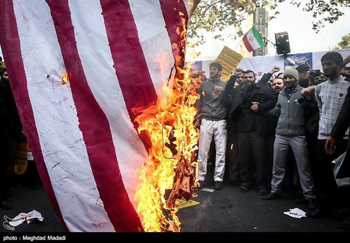 Οι ΗΠΑ επανέφεραν τις κυρώσεις κατά του Ιράν! Τεχεράνη: Θα τις παρακάμπτουμε με υπερηφάνεια!
