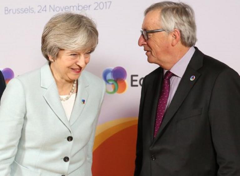 Brexit: Στις Βρυξέλλες η Μέι – Την υποδέχθηκε ο Γιούνκερ