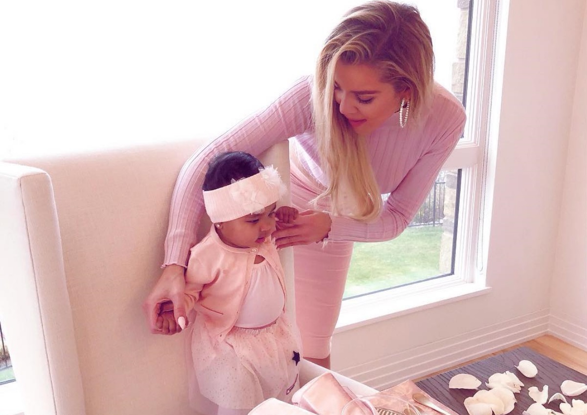 Khloe Kardashian: Έβαλε μέσα στην πανάκριβη τσάντα της την 6 μηνών κόρη της![pics]