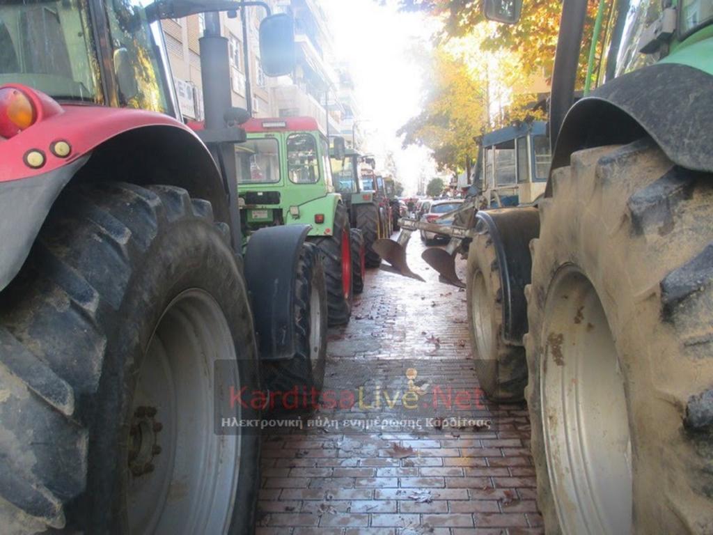 Καρδίτσα: Αγροκτηνοτροφικό συλλαλητήριο με τρακτέρ στην κεντρική πλατεία – video