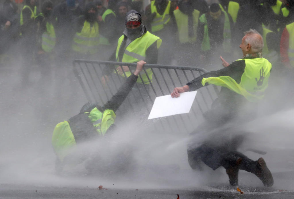 Τα “κίτρινα γιλέκα” διαδηλώνουν και στο Βέλγιο! Επεισόδια με την αστυνομία